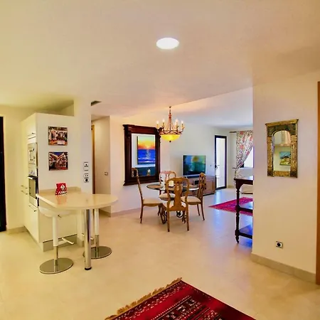 Apartment Lets In The Sun Samara *
